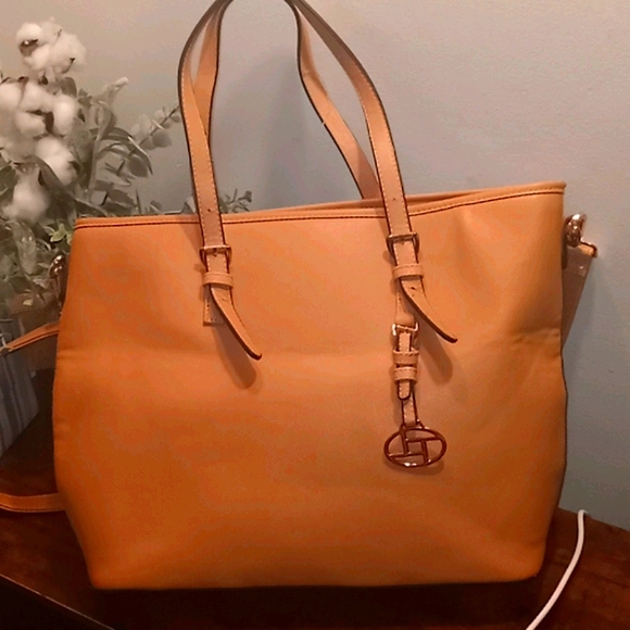 Purse - Picture 1 of 6